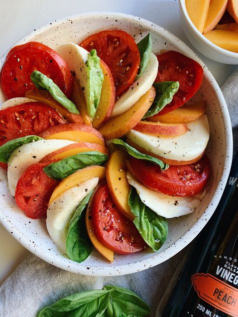 Peach Caprese Salad Caprese Salad Ideas, Peach Caprese Salad, Peach Caprese, Ensalada Caprese, Tomato Caprese, Caprese Salad Recipe, White Balsamic, Peach Salad, White Balsamic Vinegar