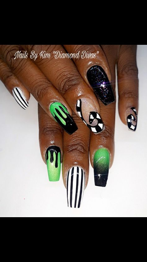 Beetlejuice nails Sandworm Beetlejuice Nails, Beetlejuice Nails Art, Beetlejuice Nails Coffin, Beetlejuice Themed Nails, Betelgeuse Nails, Music Themed Nails, It Inspired Nails, Beetle Juice Nail Art, Bettle Juice Nail