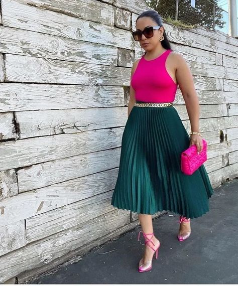 Womens Skirt Outfits, Pleated Skirt Outfit, Combination Fashion, Cute Modest Outfits, Church Fashion, Stylish Work Attire, Effortlessly Chic Outfits, Classy Work Outfits, Classy Casual Outfits