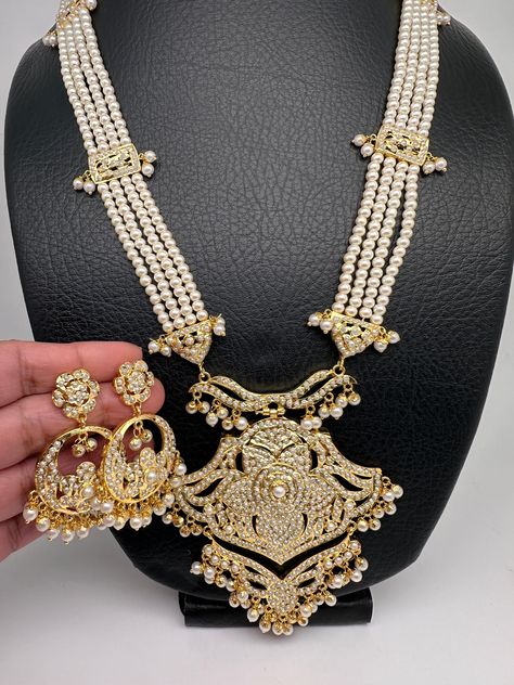 Antique Necklace Victorian, Jadau Necklace, Necklace Pendent, Rani Haar, Golden Pearl, Real Pearl Necklace, Ethnic Necklaces, Traditional Earrings, Pakistani Jewelry