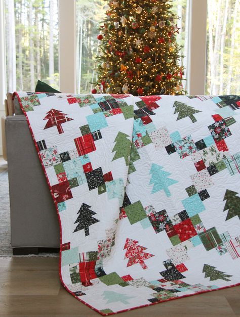 Modern Christmas Quilt, Tree Quilt Pattern, Layer Cake Quilt Patterns, Cluck Cluck Sew, Christmas Tree Quilt, Layer Cake Quilts, Christmas Quilt Patterns, Jelly Roll Quilt Patterns, Queen And King