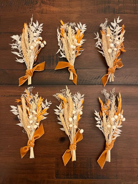 Fall boutonnières dried boho rust terracotta boutonnieres for groomsmen and groom Diy Fall Boutonniere, Western Boutinere Ideas Groomsmen, Cowboy Groomsmen, Groom Vest, Fall Boutonnieres, Hygge Box, Wedding Diys, Fall Mums, Groomsmen Boutonniere