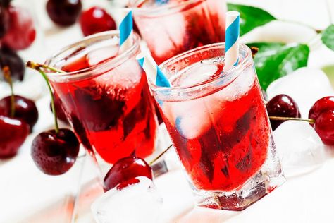 Turns out the viral ‘Sleepy Girl Mocktail’ is backed by science. Should you try it? Hummingbird Wedding, White Cranberry Juice, Magnesium Rich Foods, Cherry Syrup, Tart Cherry Juice, Wedding Signature Drinks, Sleepy Girl, Sparkling Cider, Raspberry Syrup