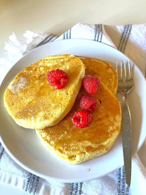 Quick and Easy Copycat McDonalds Pancake (Hotcakes) - The Tasty Bite Mcdonalds Pancake Recipe, Mcdonald's Pancake Recipe, Copycat Mcdonalds, Mcdonalds Pancakes, Tasty Bites, Copycat Recipe, Breakfast For Dinner, Perfect Breakfast, Breakfast Treats