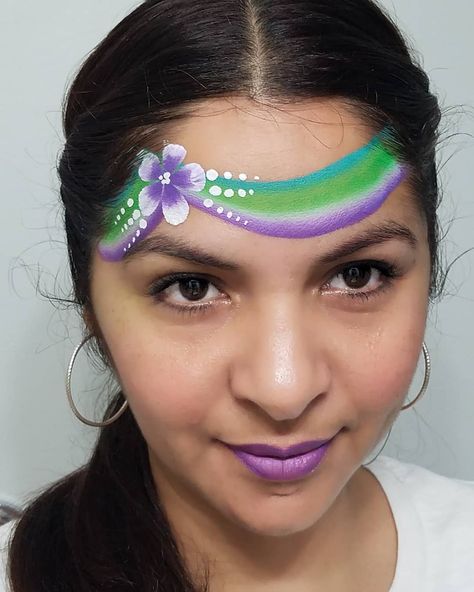 Quick Face Paint Designs, Quick Face Paint Ideas, Cheek Face Painting Ideas, Flower Face Paint, Face Painting Images, Easy Face Painting Designs, Face Painting Flowers, Rainbow Face Paint, Princess Face Painting