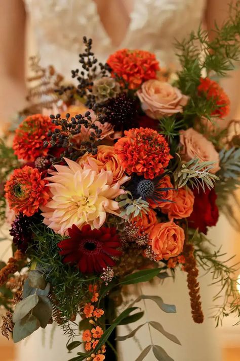 Stunning autumn wedding flowers & bouquet ideas from UK florists! With a list of flowers in season for autumn and expert advice! September Flowers In Season, Wedding Fall Flowers, Flowers Bouquet Ideas, Autumn Wedding Flowers, Wedding Flowers Centerpieces, Real Wedding Flowers, Orange Wedding Bouquet, Flowers Centerpieces, September Flowers