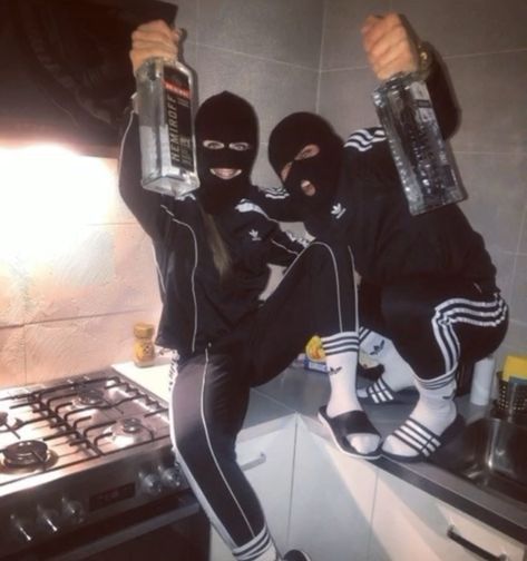 Gopnik Fashion, Russian Outfits Men, Gopnik Aesthetic, Slav Core, Slav Squat, Gay Style, Polish People, Gang Culture, Russian Clothing