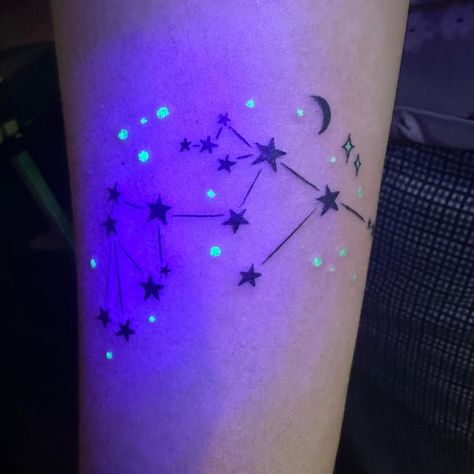 Constellation tattoo Seven Sisters Constellation Tattoo, Constellation Tattoo Back, Sirius Tattoo, Uv Ink Tattoos, Galaxy Tattoos, Vtuber Reference, Black Light Tattoo, Tattoo Planning, Tattoo Character