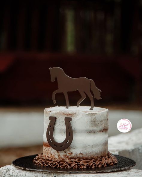 Simple Cowboy Cake, Cowboy Birthday Cake For Men, Western Theme Cake For Men, Cowboy Themed Cake, Cowboy Cake For Men, Cowboy Cake Ideas, Cowboy Cakes For Boys, Horse Cakes Birthday, Western Cake Ideas