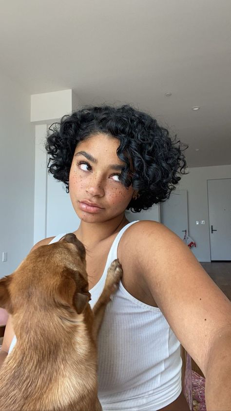 Aiyana Lewis Short Hair, Short Curly Womens Haircuts, Short 3c Curly Hair Pixie Cuts, Twa Haircuts, Aiyana Lewis, Big Chop Hairstyles, 3c Curly Hair, Healthy Curly Hair, Diy Hair Wig