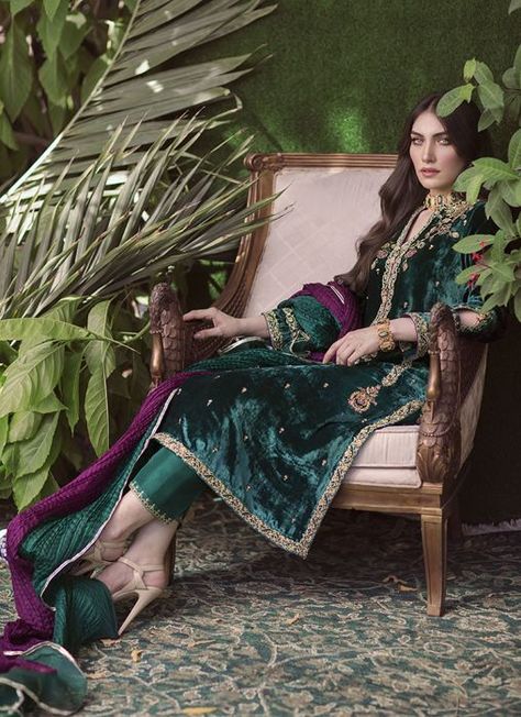 Ivy Emerald Velvet Velvet Pakistani Dress, Farah Talib Aziz, Velvet Suit Design, Emerald Velvet, Velvet Dress Designs, Pakistani Dresses Casual, Pakistani Fashion Party Wear, Kurti Designs Party Wear, Velvet Collection