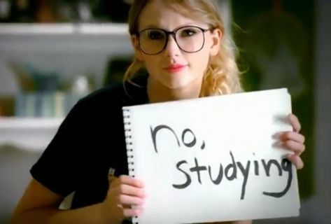 High School Stereotypes, Taylor Swift Web, Taylor Swift Music, You Belong With Me, Taylor Swift Posters, All About Taylor Swift, Celebrity Look Alike, Taylor Swift Wallpaper, Special Education Classroom