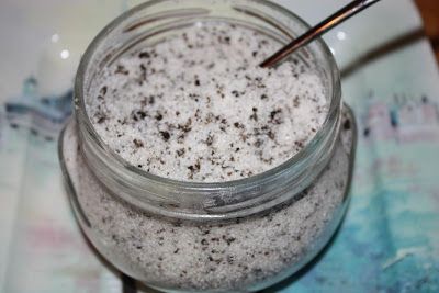 Vegan Epicurean: Homemade Truffle Salt Herb Salts, How To Make Truffles, Salt Blends, Infused Salt, Homemade Truffles, Truffle Mushroom, Truffle Salt, Mushroom Dish, Seasoning Salt