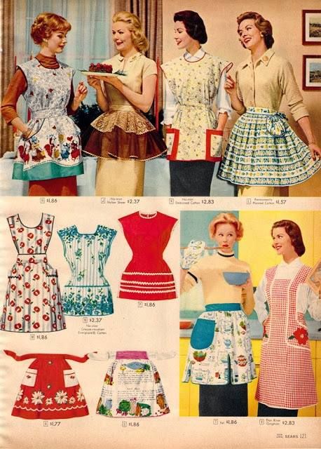 Vintage aprons Vintage Apron Pattern, Blouse Nylon, Vintage Housewife, Retro Housewife, Vintage Apron, Design Moda, Look Retro, Sewing Aprons, Aprons Patterns