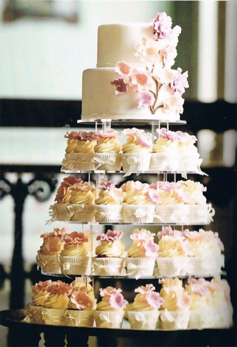 4 Modern Wedding Cake Trends to Look Out for in 2014! Cake With Cupcakes, Budget Flowers, Dream Country, Small Wedding Cakes, Torte Cupcake, Cake And Cupcakes, Wedding Cakes With Cupcakes, Cupcake Tower, Wedding Budget