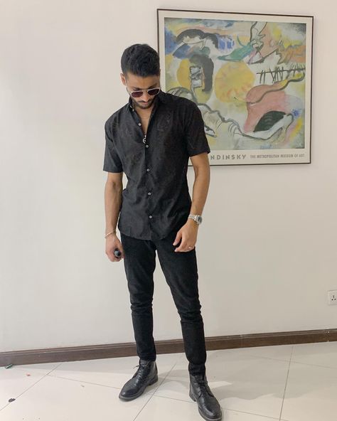 All black night party outfit_ blck boot black jeans and black half sleeves shirt. Mens Outfit Black, Black Shirt Outfit, Outfit Black Jeans, Party Outfits Night, Black Button Up Shirt, Black Night, Half Sleeve Shirts, Blackest Night, Night Party