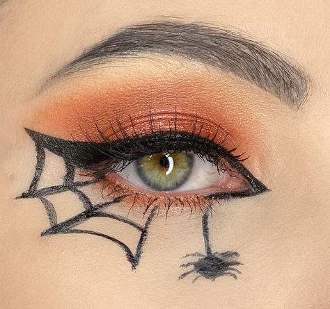 Spider Web Eyeliner Tutorial, Spider Web Eyeliner Easy, Spider Web Liner, Simple Halloween Eyeliner, Cobweb Eyeliner, Spider Witch Makeup, Spider Eyeliner, Halloween Eyeliner Ideas, Spider Web Eyeliner