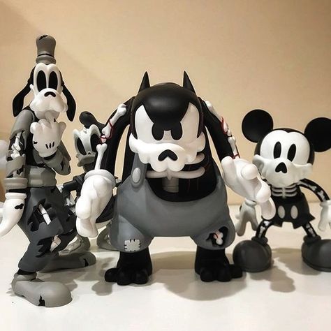 Creepy Mickey and crew are "bad to the bone" 🍖 Art Toys Design, Vinyl Art Toys, Toy Sculpture, 3d Figures, To The Bone, Bad To The Bone, Vinyl Toys, The Bone, Designer Toys