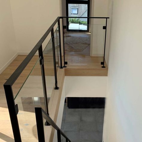 Mezzanine Balcony, Glass Balcony, Hand Rail, Modern Stairs, Interiors Dream, Balcony Design, Staircases, New Builds, Balcony