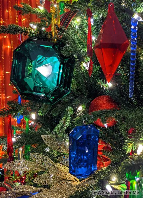 Gems and Jewels Christmas Ornaments - a mix of vintage and new ornaments, finials, and icicles in sapphire blue, emerald green, and garnet red Jewel Christmas Decorations, Jewel Christmas Tree Ornaments, Christmas Tree Large Ornaments, Gem Christmas Tree, Diamond Christmas Tree, Jewel Tone Christmas Tree Color Schemes, Flocked Christmas Tree Decorated Red, Jewel Tone Christmas Tree, Royal Christmas Tree