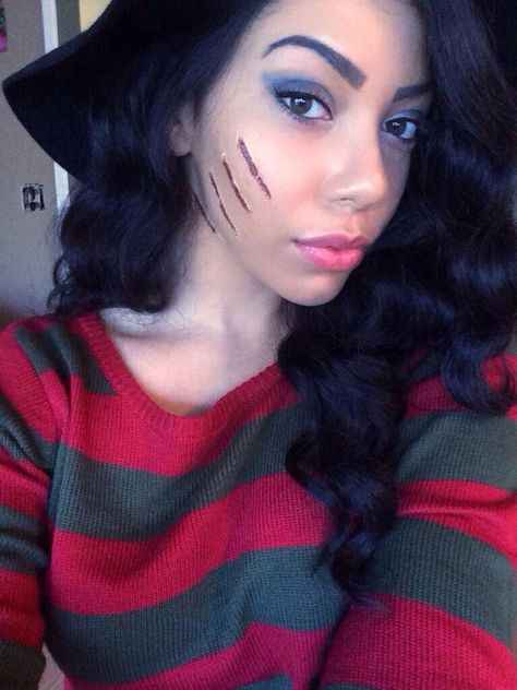 Girly Halloween Costume. Freddy! I'm going to do this next year!! Freddy Krueger Makeup Easy, Simple Freddy Krueger Makeup, Freddy Krueger Makeup Women Easy, Easy Freddy Krueger Makeup, Freddy Krueger Makeup, Halloween Customs, Girly Halloween, Halloween Board, Halloween Make Up