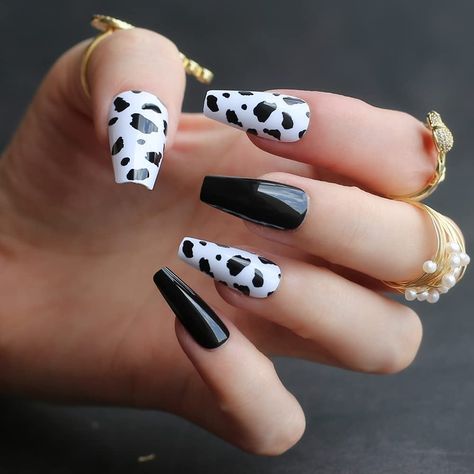 Nails Medium Coffin, Western Nails, Country Nails, Medium Coffin, Cow Nails, Finger Nail Art, Girly Acrylic Nails, Cute Acrylic Nail Designs, Nails Medium