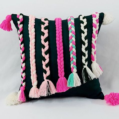 Colorful Room Decor, Creative Pillows, Pillows Decorative Diy, Diy Pillow Covers, Pillow Crafts, Crochet Cushion Cover, Cushion Cover Designs, Crochet Cushions, Easy Diy Art