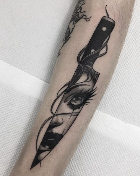 Pretty Knife, Knife Tattoos, Gotik Tattoo, Tatuagem Masculina Pequena, Guys Tattoos, Knife Tattoo, Women Tattoos, Chicano Tattoos, Wrist Tattoos For Guys