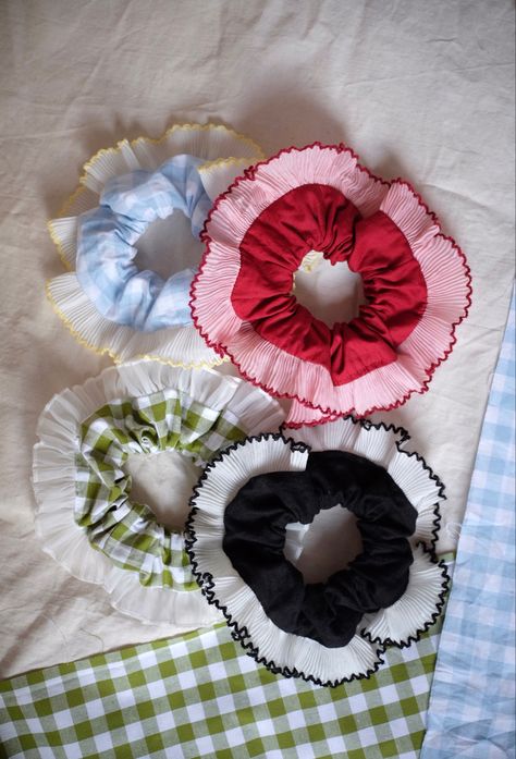 cute scrunchies with frilly ruffle trim! #scrunchies #sewing #handmade #handsewn #gingham #smallbusiness #etsyseller #smallbiz Sewing Hair Accessories Ideas, Ruffle Scrunchie Diy, Big Scrunchies Diy, Scrunchie Sewing Pattern, Scrunchies Sewing, Sewing Scrunchies, Ruffle Scrunchie, Sew Accessories, Scrunchies Aesthetic