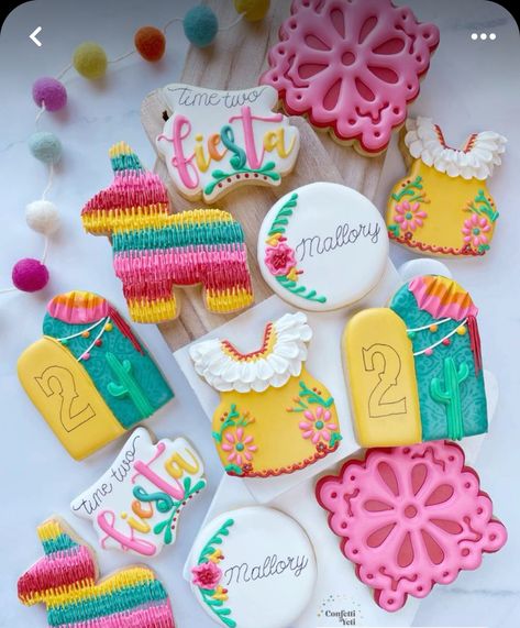 Fiesta Royal Icing Cookies, Pinata Cookies Decorated, Mexican Decorated Cookies, Three Esta Cookies, Fiesta Cookies Decorated, Mexican Theme Cookies, Yeti Cookies, Fiesta Sugar Cookies, Piñata Cookies