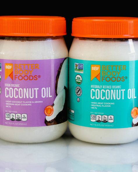 What's the difference between refined vs unrefined coconut oil? Here's what to know about these two distinct types and when to use them. #refinedcoconutoil #unrefinedcoconutoil #coconutoil Coconut Oil Cookies, Coconut Oil Chocolate, Healthy Cooking Oils, Vegan Mashed Potatoes, Best Coconut Oil, Coconut Oil Recipes, Refined Coconut Oil, Unrefined Coconut Oil, Couple Cooking