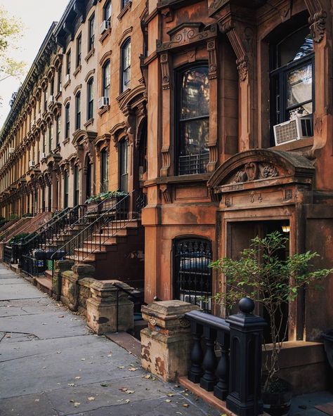 New York City Boroughs ~ Brooklyn | Brownstones in the Fort Greene Historic District Nyc Brownstone, Brownstone Homes, New York Brownstone, San Myshuno, Brooklyn Brownstone, New York Architecture, Design Institute, Interior Minimalista, New York Aesthetic