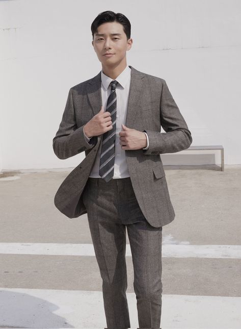 Korean Men Suit, Mens Tweed Suit, Outfit Cowo, Tweed Men, Athletic Build, Park Seo Jun, Mens Formal Wear, Seo Jun, Park Seo Joon