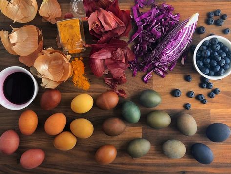 How to Dye Brown Eggs for Easter (Using Only Natural Dyes) | Pete and Gerry's Organic Eggs Dye Brown Eggs, Natural Egg Dye, Natural Food Dye, Dyed Eggs, Naturally Dyed Easter Eggs, Eggs For Easter, Powdered Eggs, Egg Dye, Dish Rag