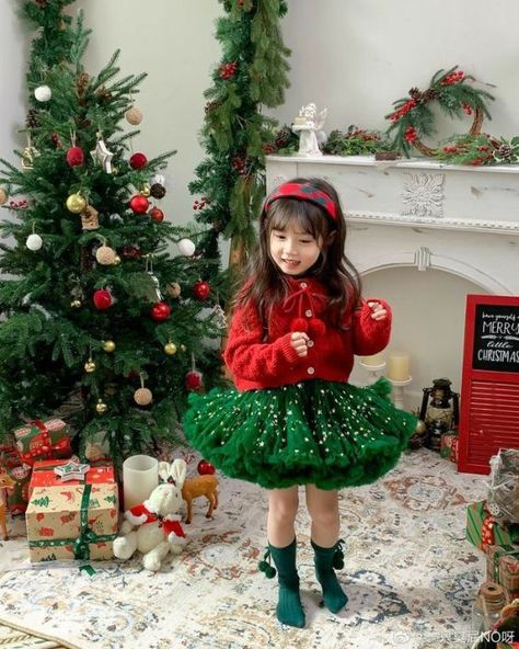 12 Christmas Outfit Ideas For Kids To Try This Christmas Christmas Clothes Ideas, Christmas Outfits For Babies, Kids Christmas Clothes, Toddler Girl Christmas Outfits, Preppy Kids Outfits, Kids Christmas Dress, Toddler Christmas Outfit, Girls Winter Dresses, Christmas Outfit Ideas