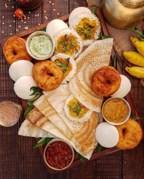 Paper Dosa, Indian Fast Food, Indian Food Photography, Kerala Food, Tastemade Recipes, Quick Recipes Snacks, Indian Breakfast, Desi Food, Delicacy Food