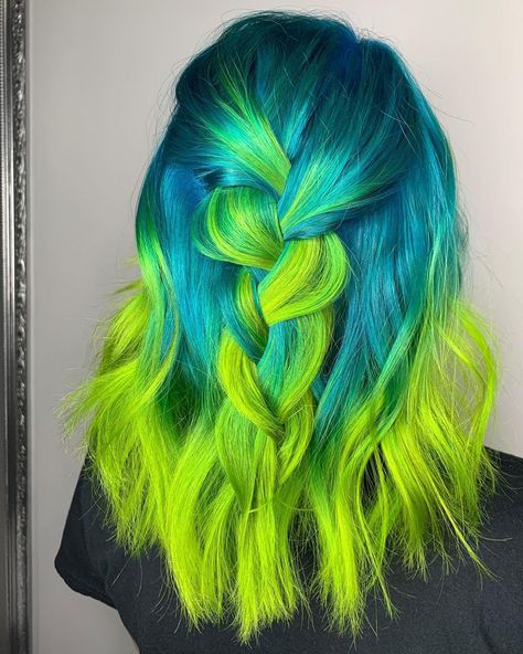 Teal And Neon Green Hair, Teal And Lime Green Hair, Mermaid Colored Hair, Blue And Green Hair Ombre, Teal And Green Hair, Vivids Haircolor, Crazy Color Hair Ideas, Hair Color Ideas Bright, Bright Hair Color Ideas