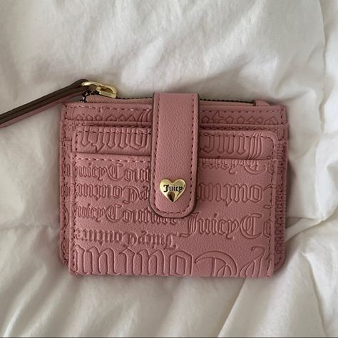 Juicy Couture Wallet and Card Holder NWOT Black Bifold Wallet, Juicy Couture Wallet, Pink Juicy Couture, Luxury Bags Collection, Handbag Essentials, Cute Wallets, Brown Wallet, Pink Girly Things, Juicy Couture Bags