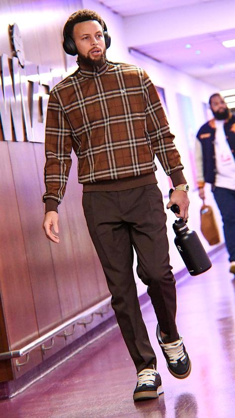 Stephen Curry Fashion, Stephen Curry Outfit, Apple Lifestyle, League Fits, Steph Curry 3, Basketball Aesthetic, Stephen Curry Basketball, Nba Drip, Nba Stephen Curry