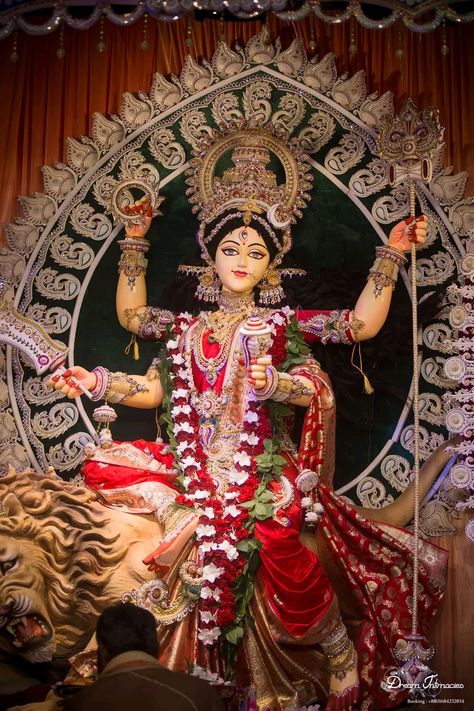 Mahalaya Video, Ma Durga Wallpaper, Durga Maiya, Durga Wallpaper, Hanuman Chalisa Video, God Family Tree, Saraswati Picture, Maa Kali Images, Durga Photo