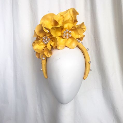 Yellow is so on trend x Derby Headband, Yellow Fascinator, Party Hairstyle, Fascinator Hats Diy, Green Headband, Headband Jewelry, Winter Wonderland Party, Fascinator Headband, Padded Headband