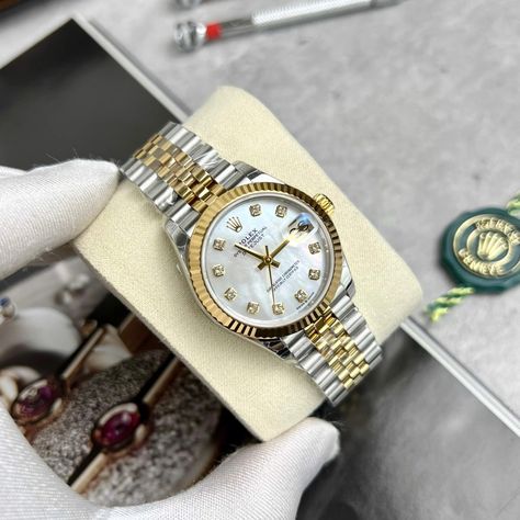 Rolex Datejust 31mm Yellow Gold/Steel Mother of Pearl Diamond Dial Jubilee Rolex Datejust 31mm Yellow Gold/Steel Mother of Pearl Diamond Dial Jubilee bracelet Rolex Watches Women, Jeweled Shoes, Rolex Date, Watches Women, Pearl Diamond, Rolex Datejust, Cute Jewelry, Rolex Watches, Mother Of Pearl