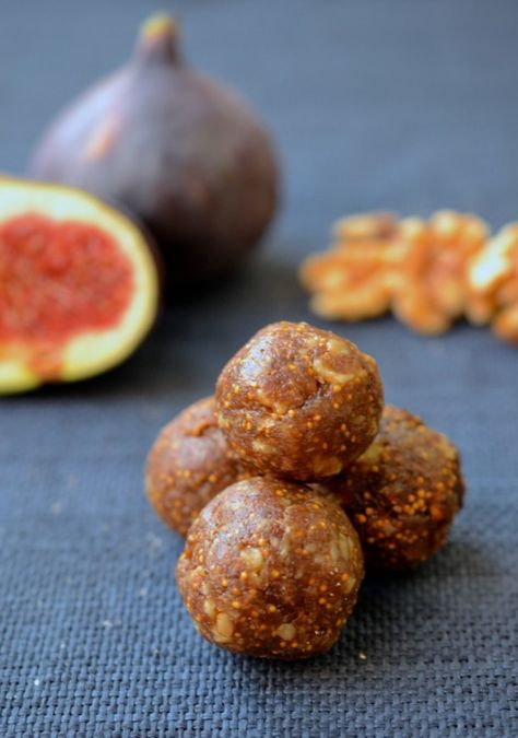 Fig Newton Energy Balls | Every Last Bite Pie Coconut, Fig Newtons, Dried Dates, Energy Ball Recipe, Dairy Free Paleo, Fig Recipes, Vegan Pie, Dried Figs, Paleo Vegan