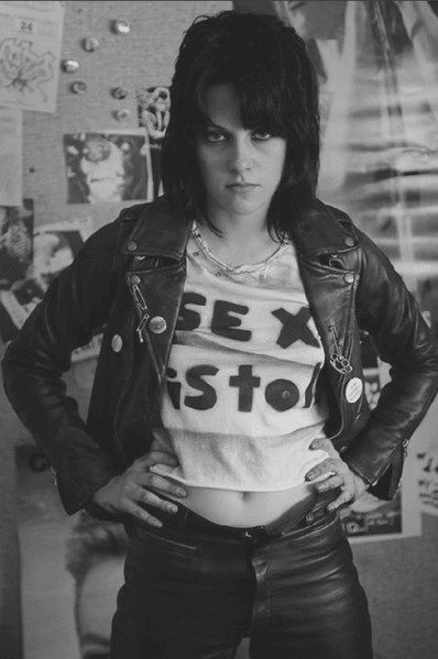 Runaways Joan Jett Costume, The Runaways Movie, Sandy West, Joan Jett The Runaways, Kristen Stewart Movies, Kristen Stewart Style, The Runaways, Women Of Rock, Nikki Reed