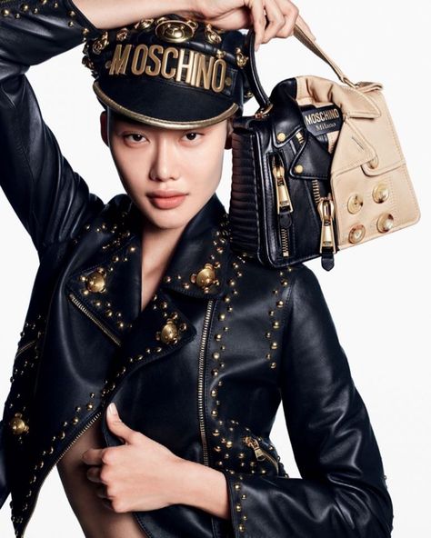 Moschino Pre-Fall 2021 Campaign | Fashion Gone Rogue Moschino Campaign, Eyewear Campaign, Fragrance Campaign, Fashion Ad Campaigns, Moschino Bags, Versace Eyewear, Grace Elizabeth, Campaign Fashion, Gq Style