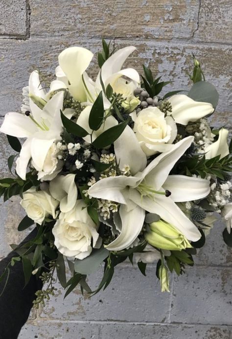 White Lilies And Roses Bouquet, White Lily Boutonniere, Buket Za Vjencanje, Lilly Wedding Decorations, Wedding Bouquets Lilies, White Lily Bouquet, Tiger Lily Wedding, White Rose Wedding Bouquet, Prom Bouquet