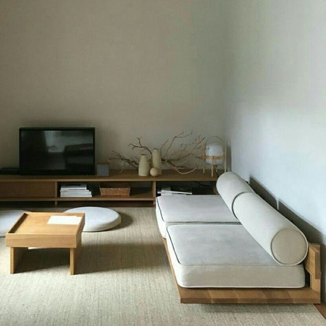 Japanese Living Room, Zimmer Diy, Trendy Living Rooms, Floor Seating, Living Room Decor Modern, A Living Room, Couches Living Room, Apartment Living Room, Apartment Interior