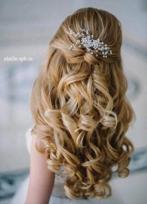 Hairstyles Confirmation, Short Hairdo, Hairstyle Bridesmaid, Updos Hairstyles, Hairstyle Curly, Open Hair, Bridesmaid Hair Long, Curly Wedding Hair, Lavender Dress