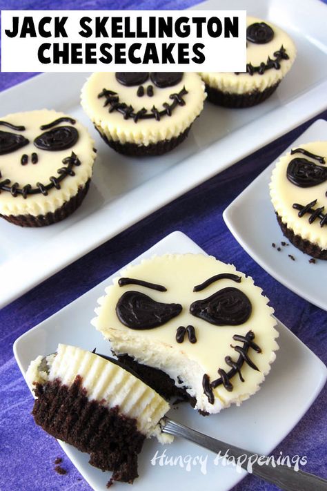 Decorate the most amazingly creamy mini cheesecakes with chocolate ganache to create these cool Jack Skellington Cheesecakes. These decadent Nightmare Before Christmas themed desserts would be fun to serve for Halloween. Recipe at HungryHappenings.com. #jackskellington #cheesecakes #Halloween #halloweendesserts #minicheesecakes Christmas Themed Desserts, Fun Halloween Party Food, Spooky Halloween Desserts, Dessert Halloween, Postres Halloween, Kids Halloween Food, Halloween Food Desserts, Halloween Fruit, Halloween Food Treats