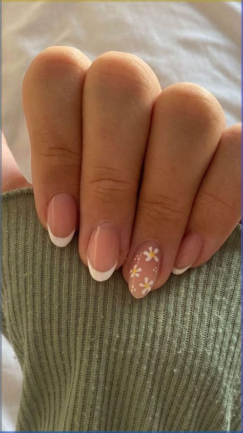 Short Nails For Vacation, Luau Nails, Beachy Nail Designs, Vacation Nail Ideas, Vacation Nail Designs, Summer Vacation Nails, Vacation Nails Beach, Hawaii Nails, Tropical Vacation Nails